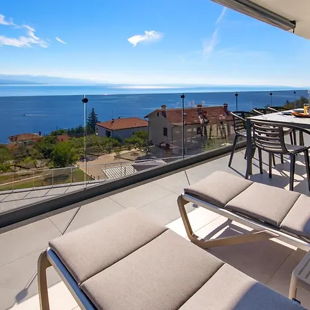 Luxury Bevlo Lägenhet Opatija